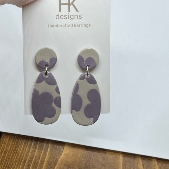 Glossy Handcrafted Earrings - Picture 7 of 12